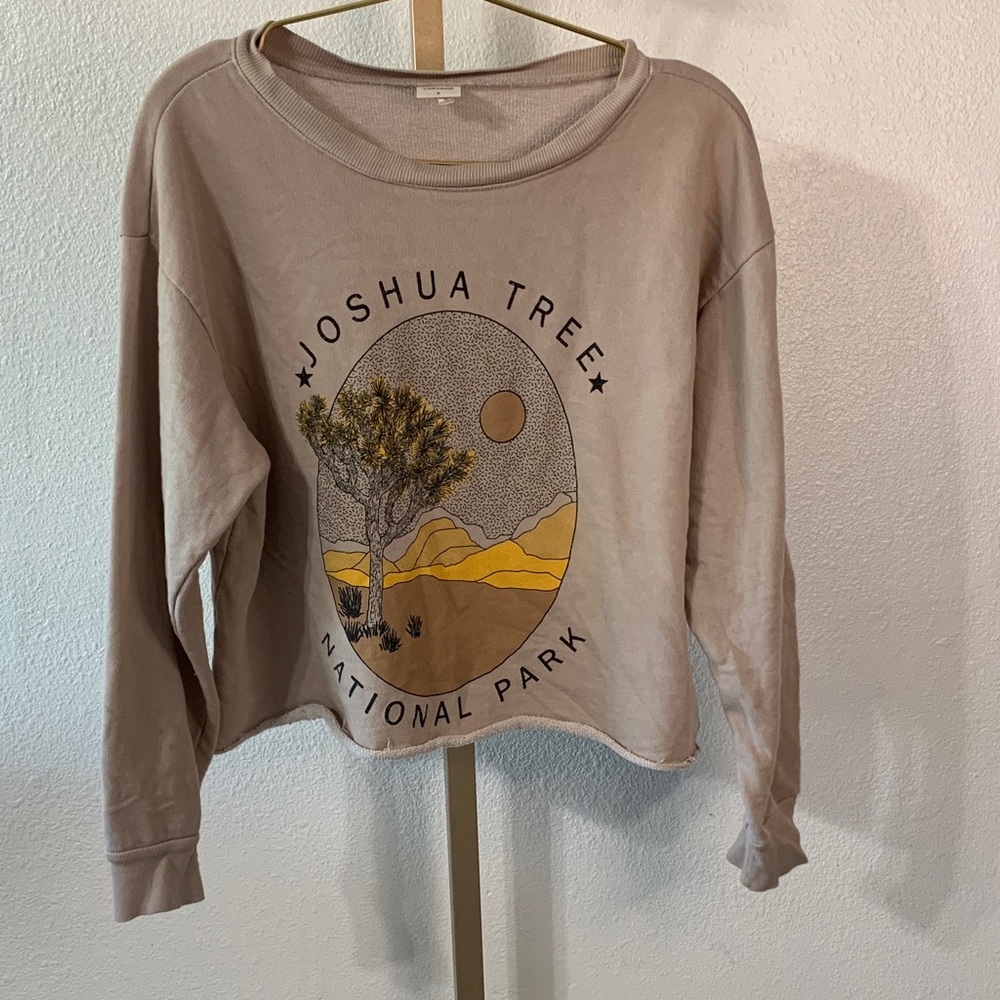 Joshua Tree National Park cropped Graphic Sweatshirt - Tan- Small
